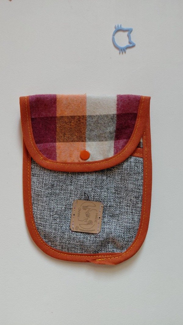 Producto - PORTA AGUJAS ALANIS NARANJA