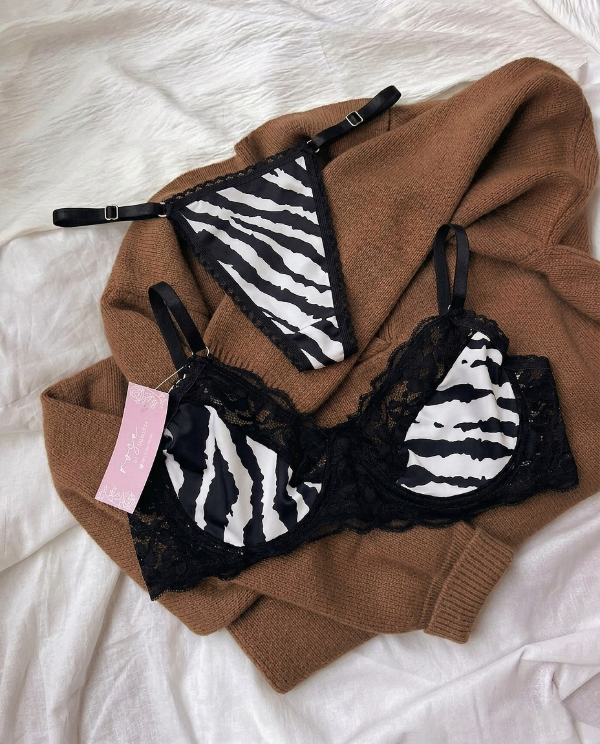 Producto - Conjunto de encaje y cebra - Art Rufina