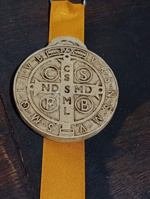 Producto - Colgantes de Yeso - Medallón SAN BENITO