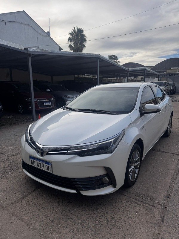 Producto - Toyota Corolla XEi MT 1.8  2017