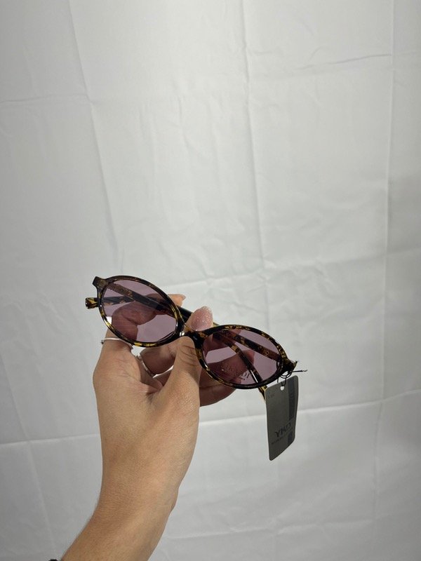Producto - M. Miu Miu lente cereza