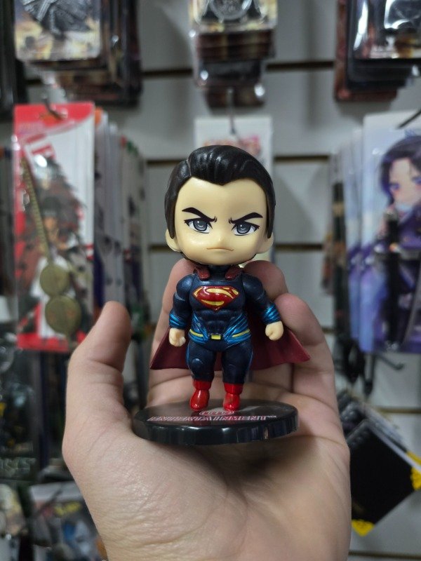 Producto - Figura Superman base negra