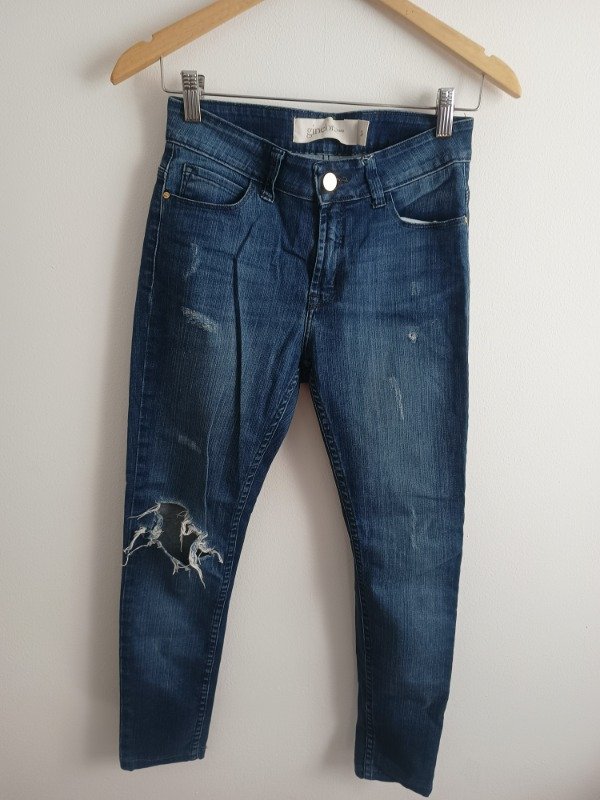 Producto - Jean azul roturas Ginebra