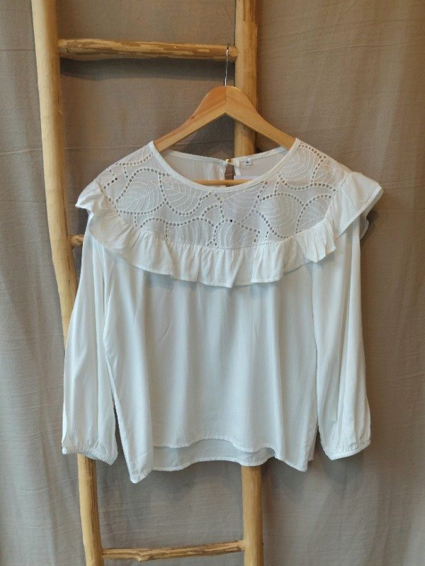 Producto - Blusa volado y broderie - AW288
