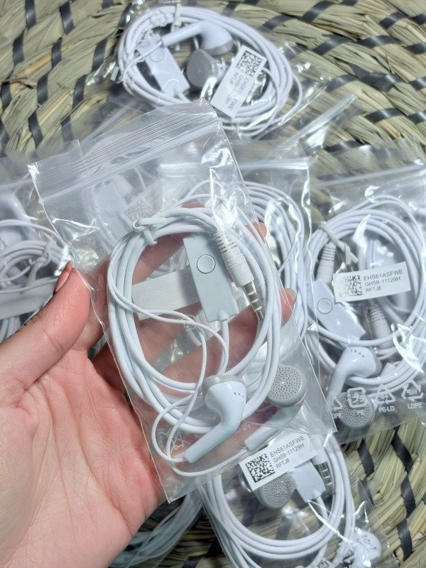 Producto - Auriculares tipo Samsung blancos