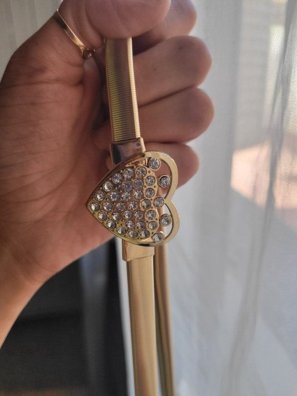 Producto - Cinto elastizado corazon con strass metálico dorado