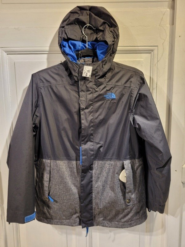 Producto - Campera de ski THE NORTH FACE c/trampa de nieve Talle 14/16 años - PRECIO: 290X