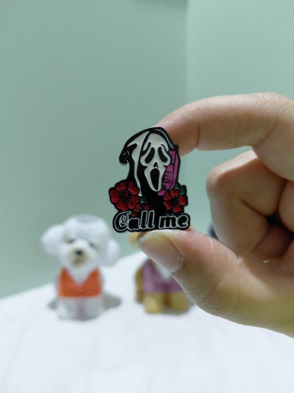 Producto - Pin metalizado - Scream / Scary Movie #2272