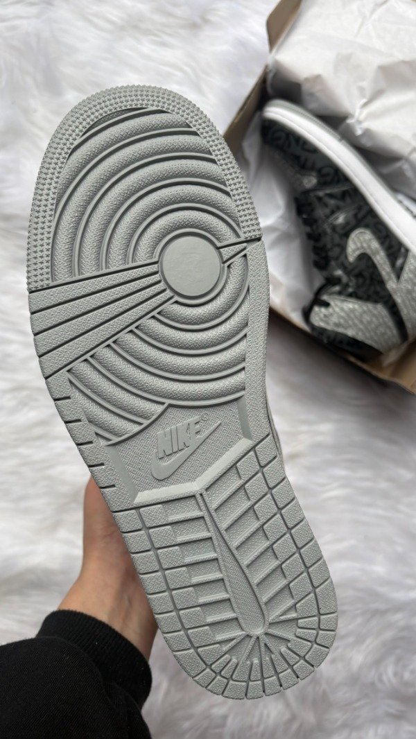 Producto - JORDAN RETRO 1 x KAWS REBELLIONAIRE - 3