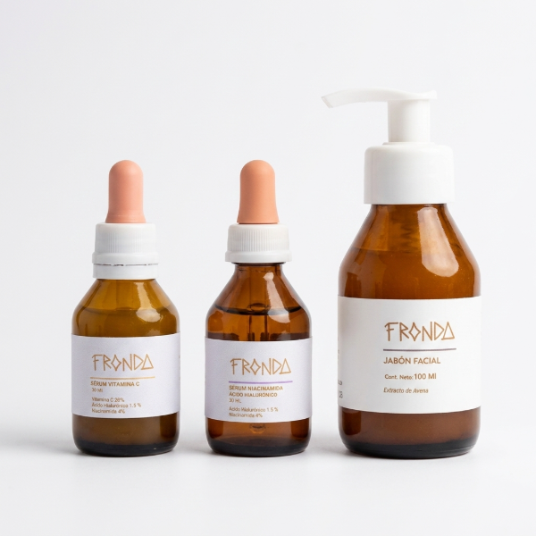 Producto - Kit Esenciales Simple - Limpieza suave, hidratación, luminosidad y prevención -