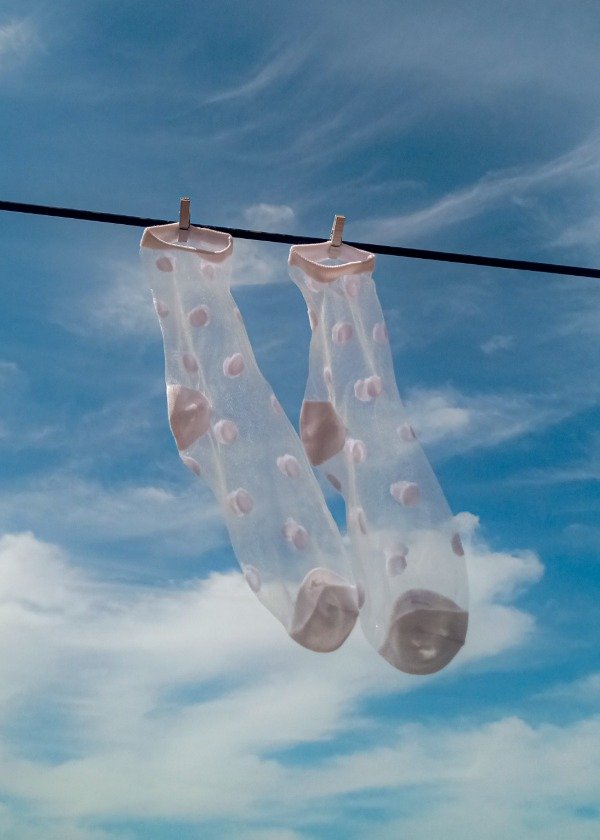 Producto - Medias TRANSPARENTES bordadas Blancas de LUNARES