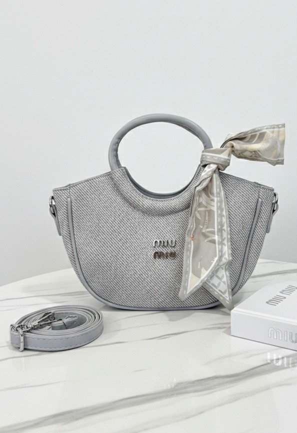 Producto - Cartera MIU MIU con Pañuelo - Línea Premium - Grey