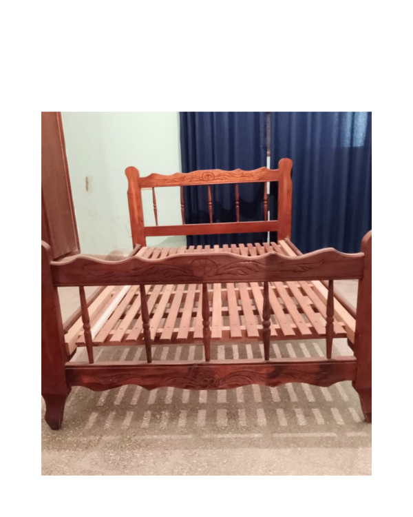 Producto - Cama de 1 1/2 plaza estilo provenzal / 100x190