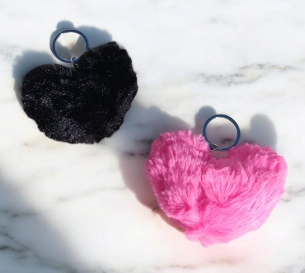 Producto - Llavero pompón en forma corazón