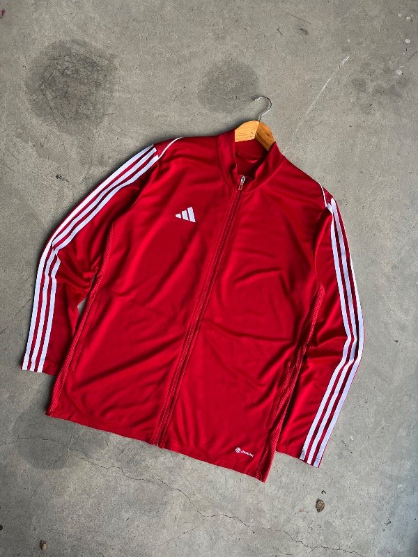 Producto - CAMPERA DEPORTIVA ADIDAS TRAINING AEROREADY ROJA Y BLANCA