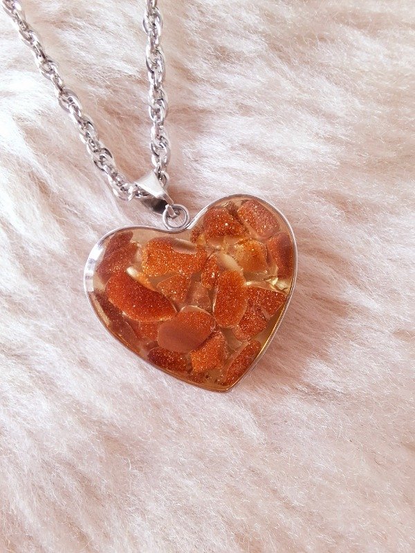 Producto - Collar Corazón de piedra solar