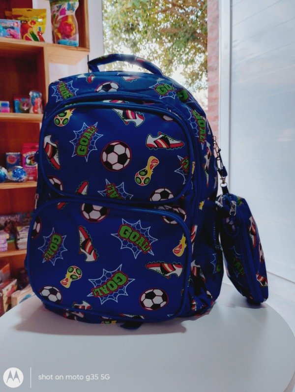 Producto - Mochila 17" Baide Futbol + Cartuchera - 1