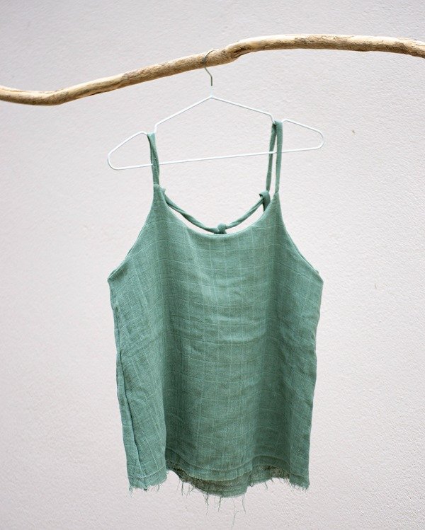 Producto - MUSCULOSA LAVANDA Larga lisa