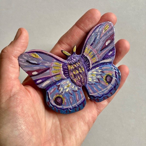 Producto - Amuleto Mini polilla violetas - 1
