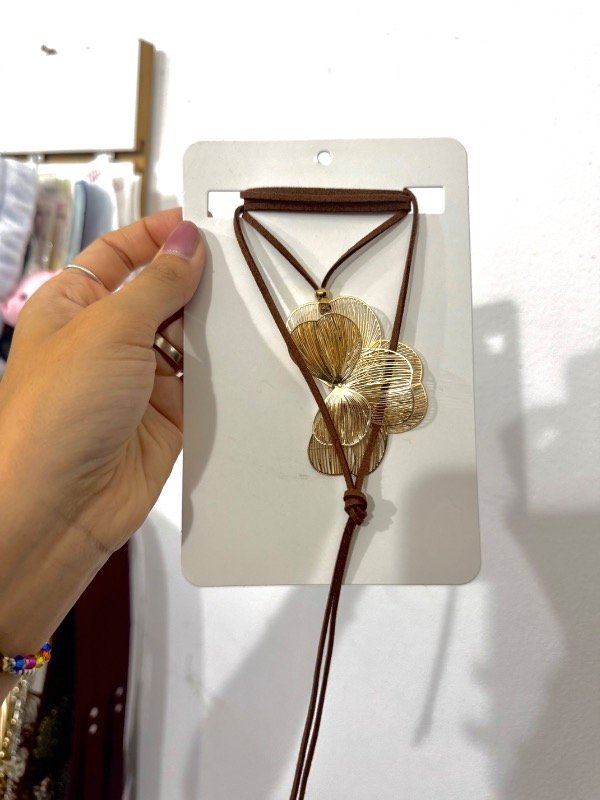 Producto - collar pétalo