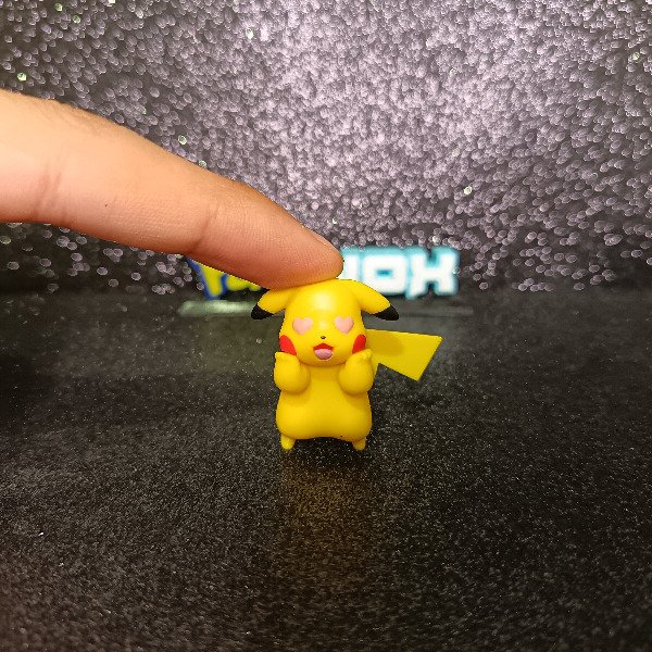 Producto - Pikachu Corazones KITAN CLUB