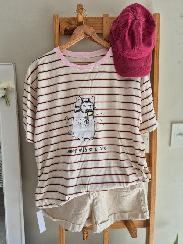 Producto - Remeras Rayada El Amor está en el Aire