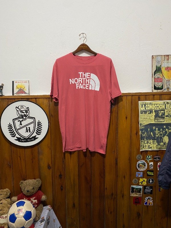 Producto - THE NORTH FACE TEE SALMÓN (XL)