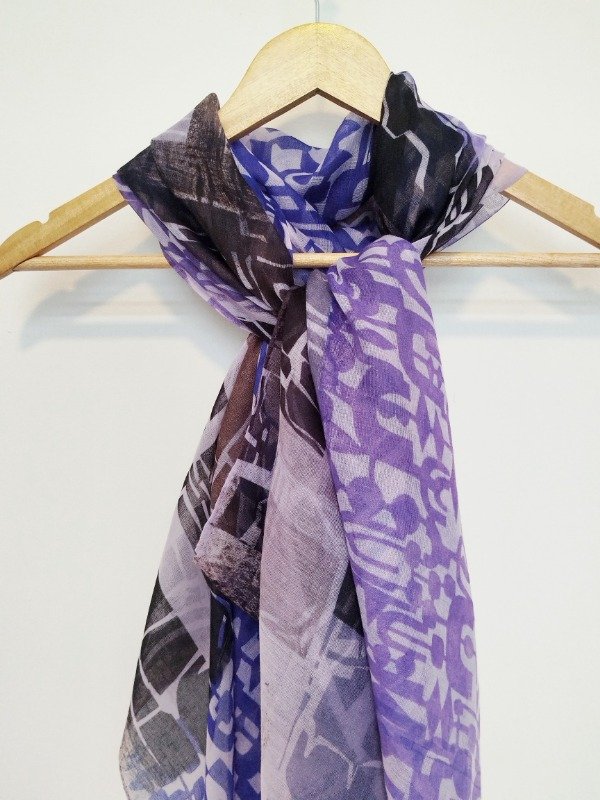 Producto - Pañuelo Mega -lila estampa en violeta y negro-