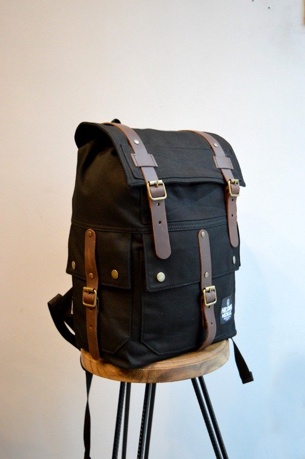 Producto - Modelo XL - Negro Cueros Marrón - 1