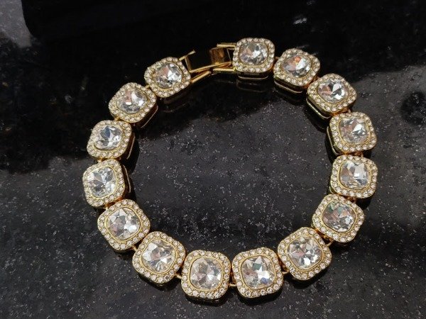 Producto - Pulcera Cubana Cuadrado Full Strass Dorada
