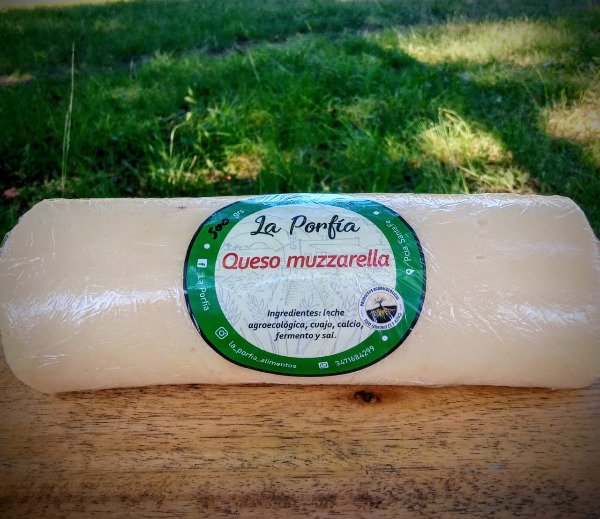 Producto - Queso muzzarella La Porfía (pieza 500 gramos aprox.)