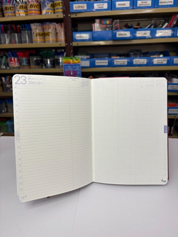 Producto - Agenda 2 Pág x día Encuadernada 15x21cm - Canvas - "Mundo Fw" - 2