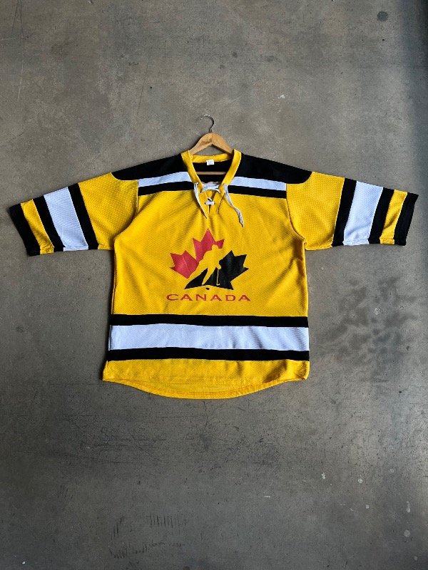 Producto - CASACA DE HOCKEY CANADA (2XL)