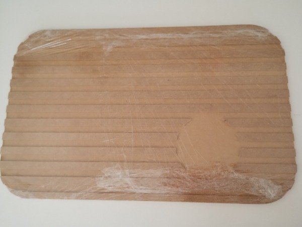 Producto - Bandeja de madera con rayas