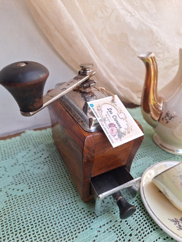 Producto - Antiguo Molinillo de Café - 2