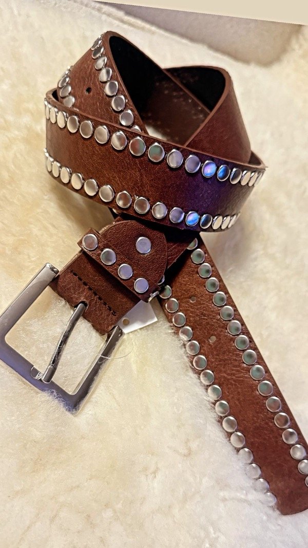 Producto - Cinturón CHOCO CON TACHAS