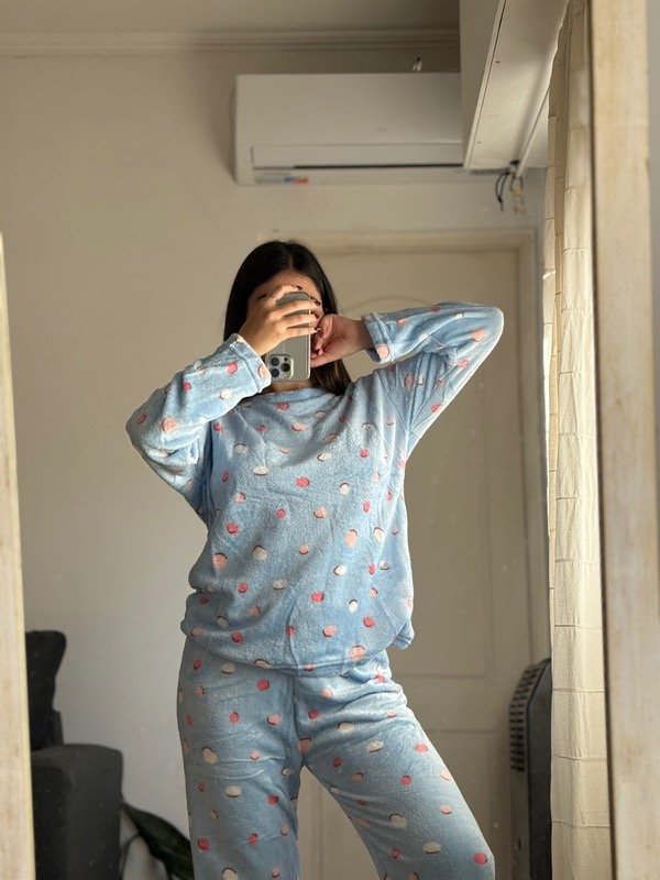 Producto - Pijama celeste lunares