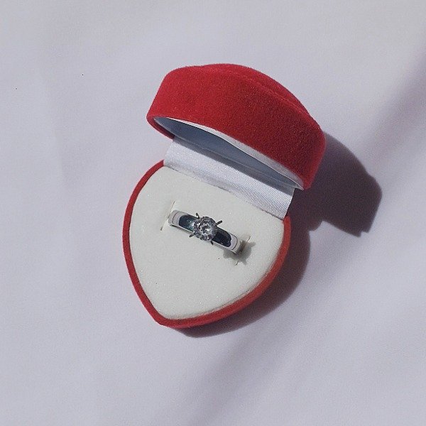 Producto - estuche corazón para anillo