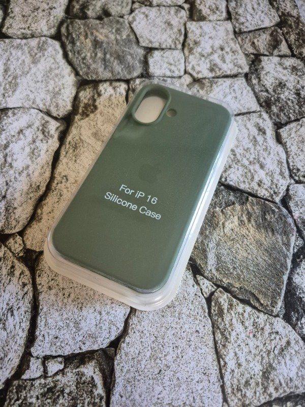 Producto - Funda silicone case logo Iphone 16 verde oscuro