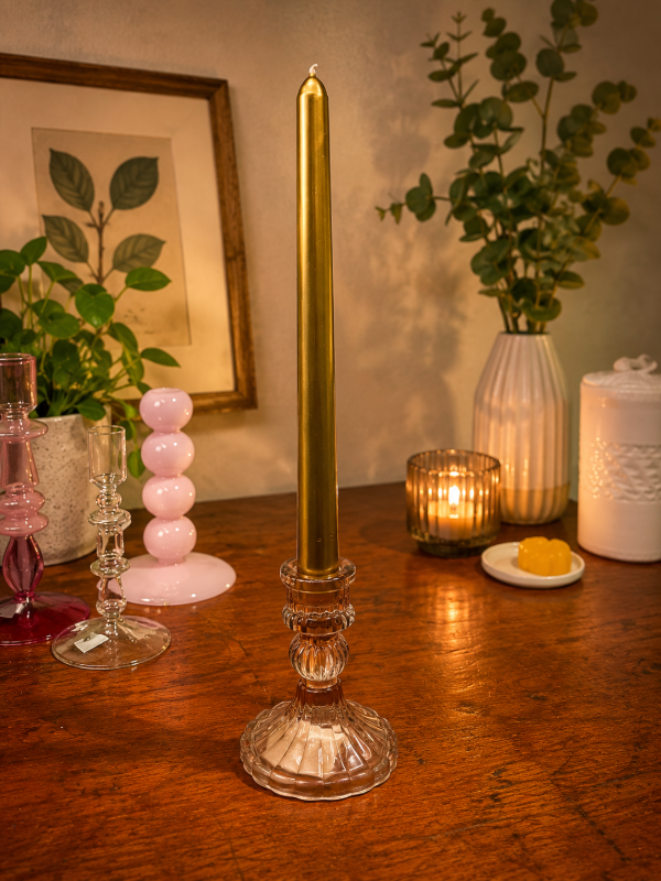 Producto - Candelabro vidrio chico oro + vela cónica oro