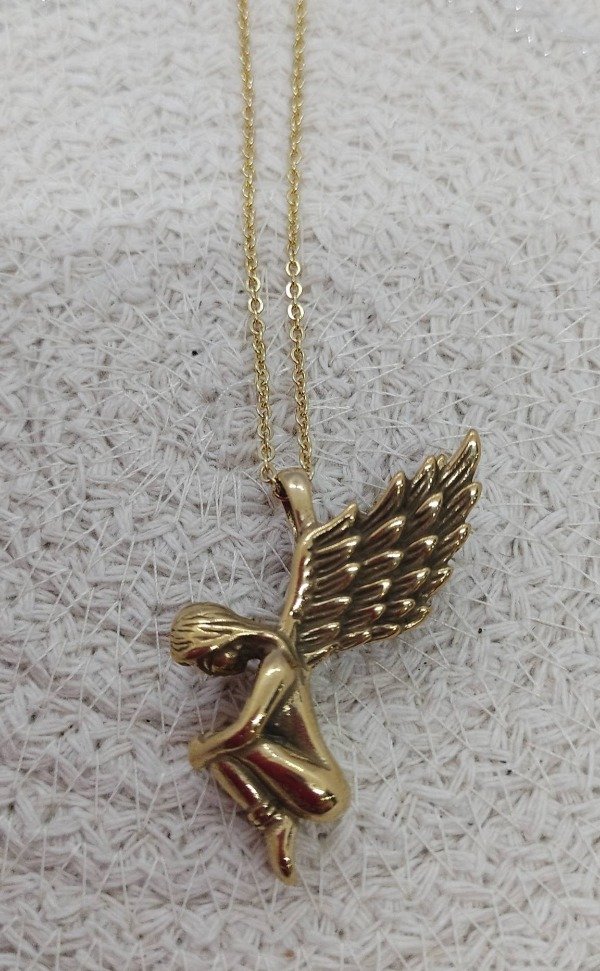 Producto - Angel en cuclillas