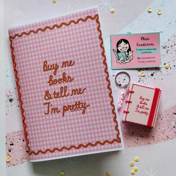 Producto - Libreta + llavero - libros
