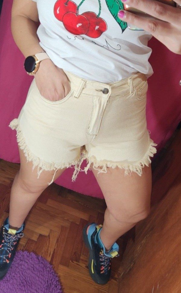 Producto - Short rígido, crema