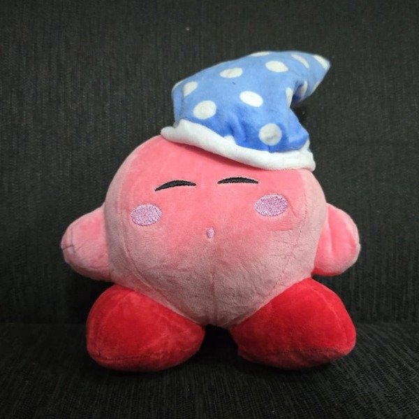 Producto - Peluche: Kirby dormido (Sombrero celeste)