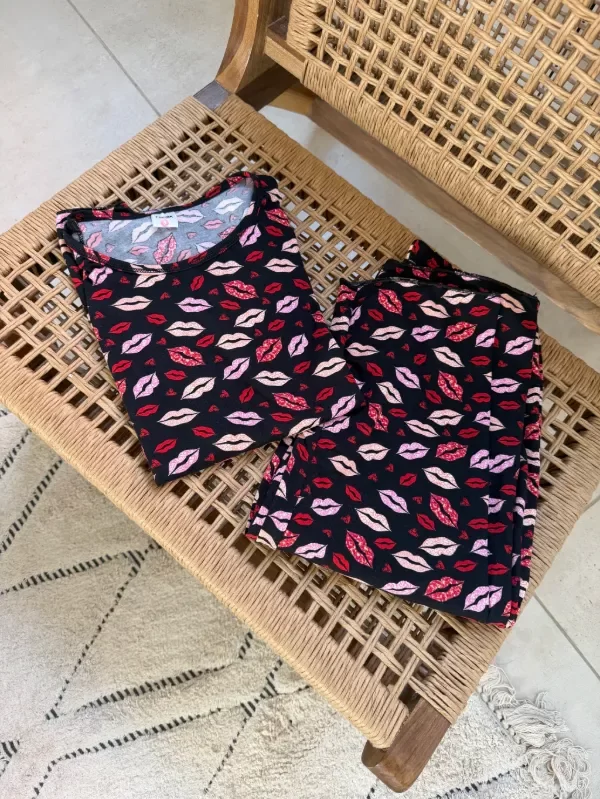 Producto - PIJAMA BESOS