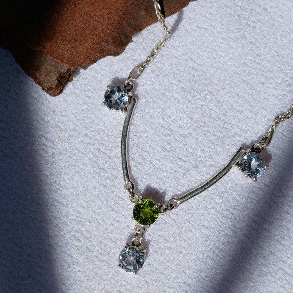 Producto - Gargantilla Plata 925 con peridoto y topacios