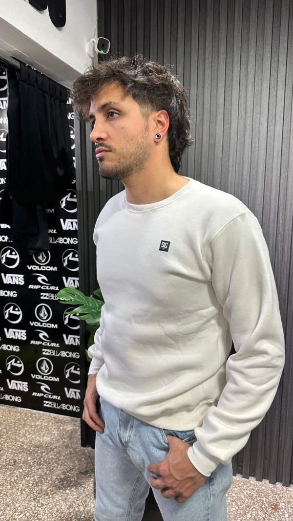 Producto - Buzo cuello redondo frisa DC blanco