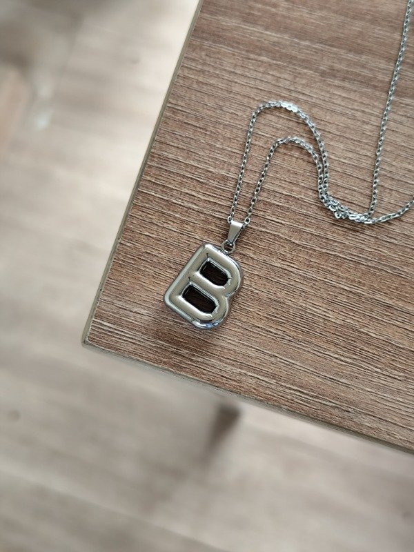 Producto - Collar Iniciaal B bombe