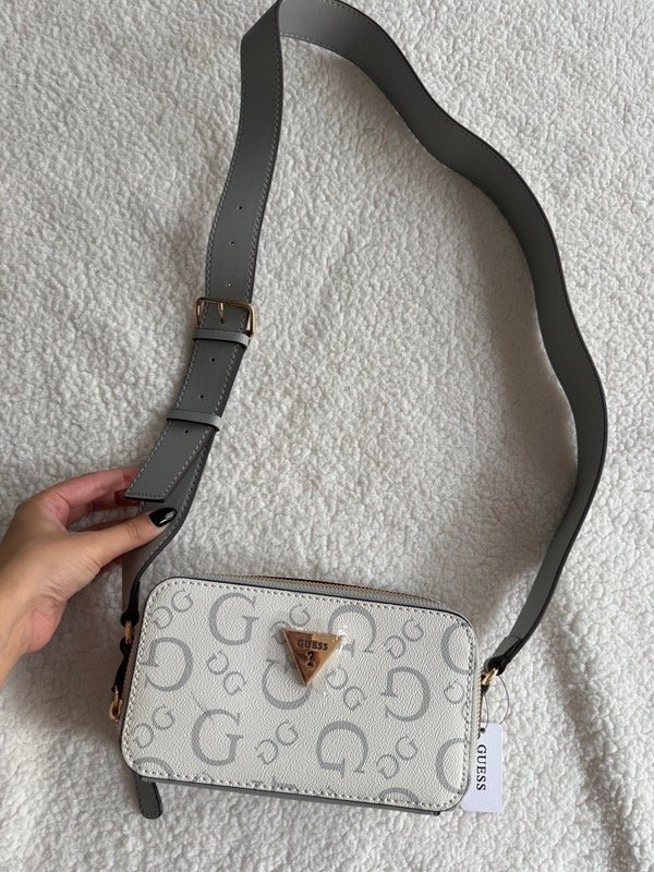 Producto - Cartera Guess Blanca y Celeste