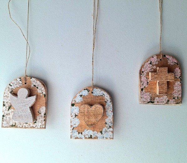 Producto - Medallón de madera con flores - 0